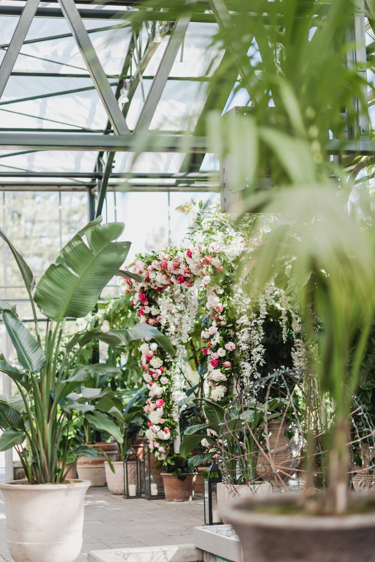 BLUSH AND BLACK SPRING PLANTERRA CONSERVATORY WEDDING IN WEST BLOOMFIELD, MICHIGAN PROVIDED BY KARI DAWSON, TOP-RATED DETROIT WEDING PHOTOGRAPHER, AND HER TEAM62