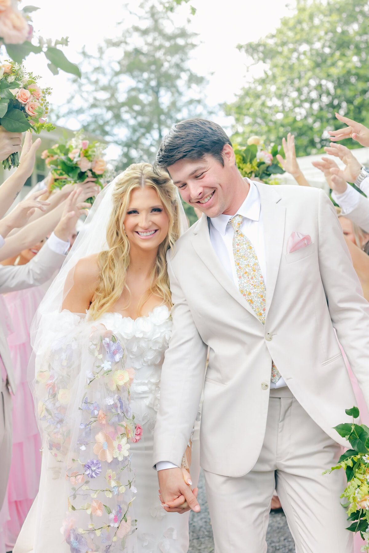 Sneak Peeks Creekside at Colliers End May Wedding | Lauren Elliott Photography | Emily & Kyle Anderson -112