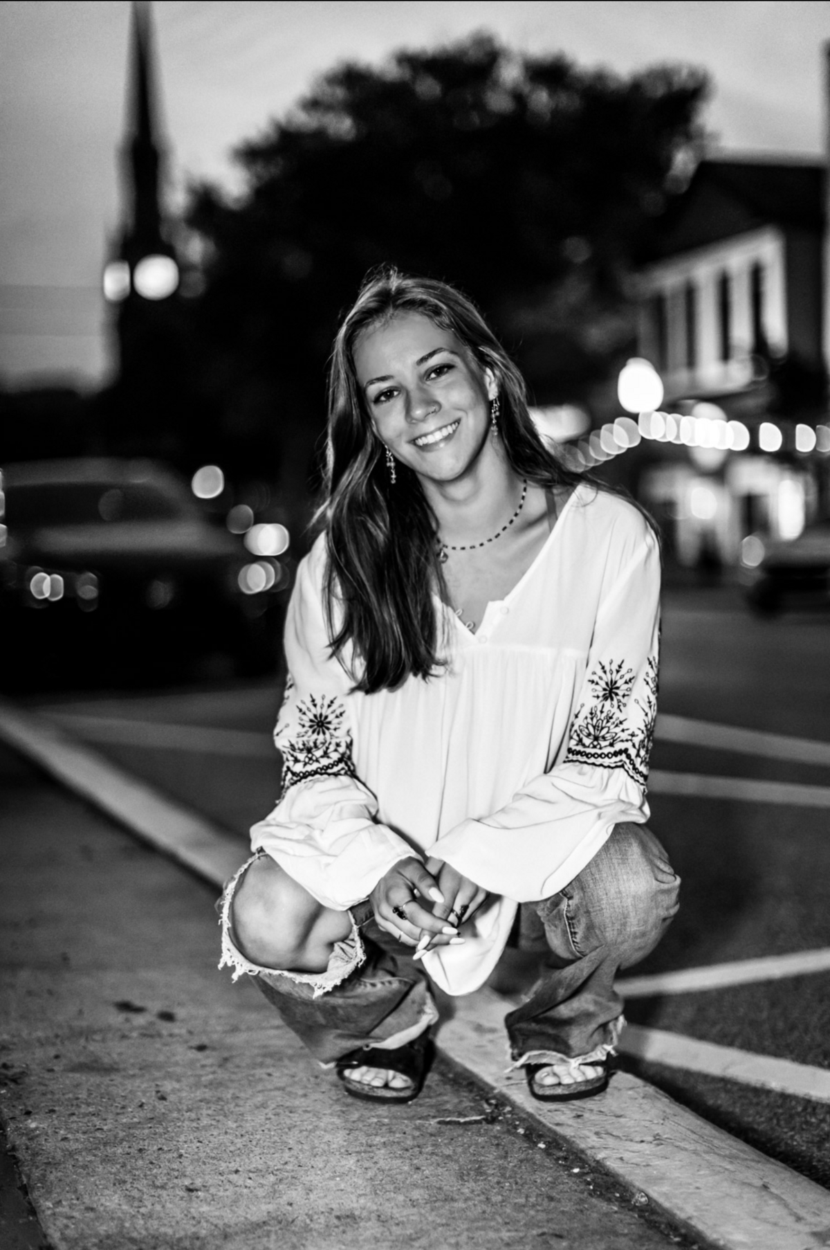 black-and-white-senior-girls-sewickley-night