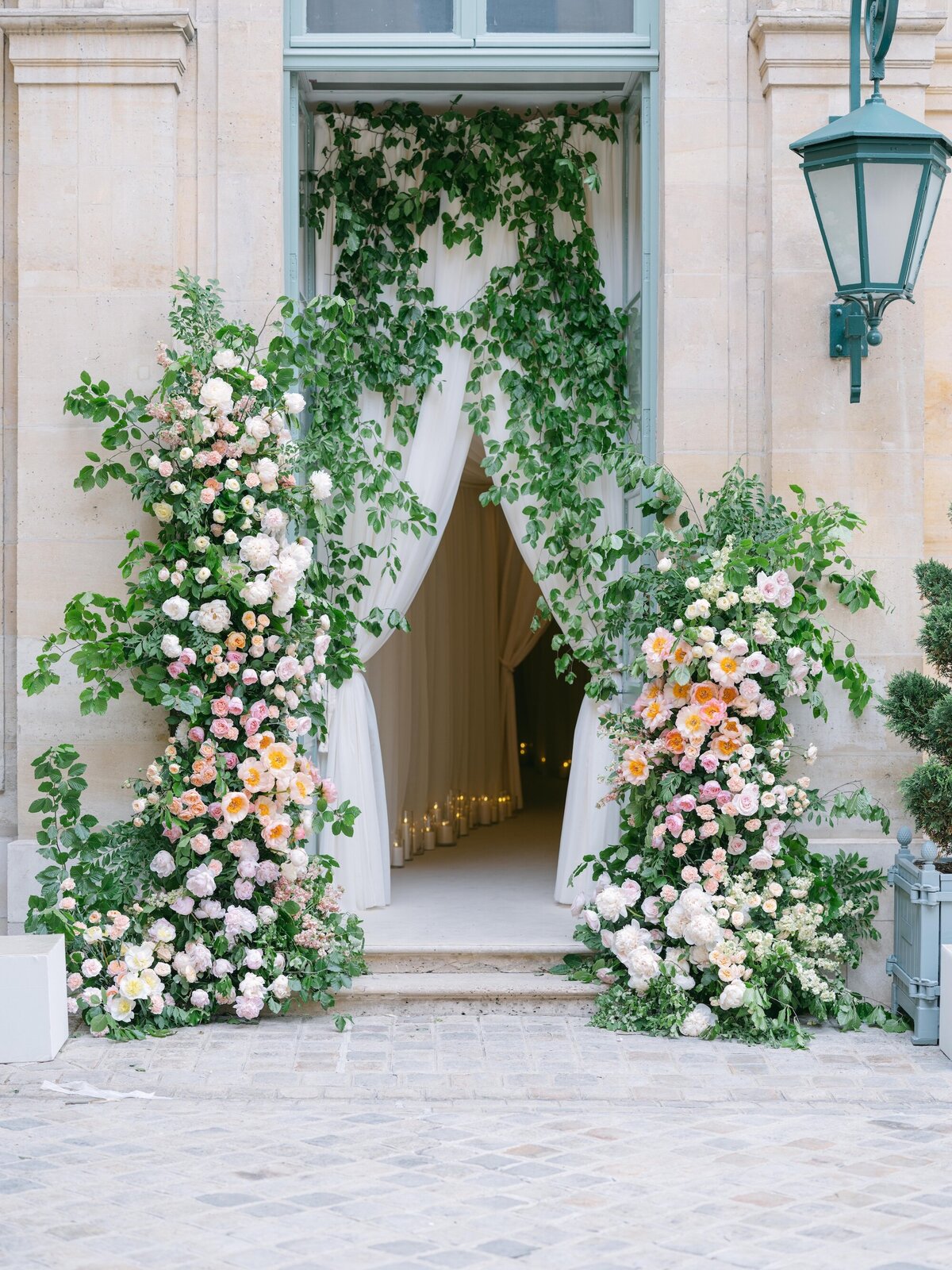 Paris-wedding-florist-Pavillon-Cambon-Floraison4