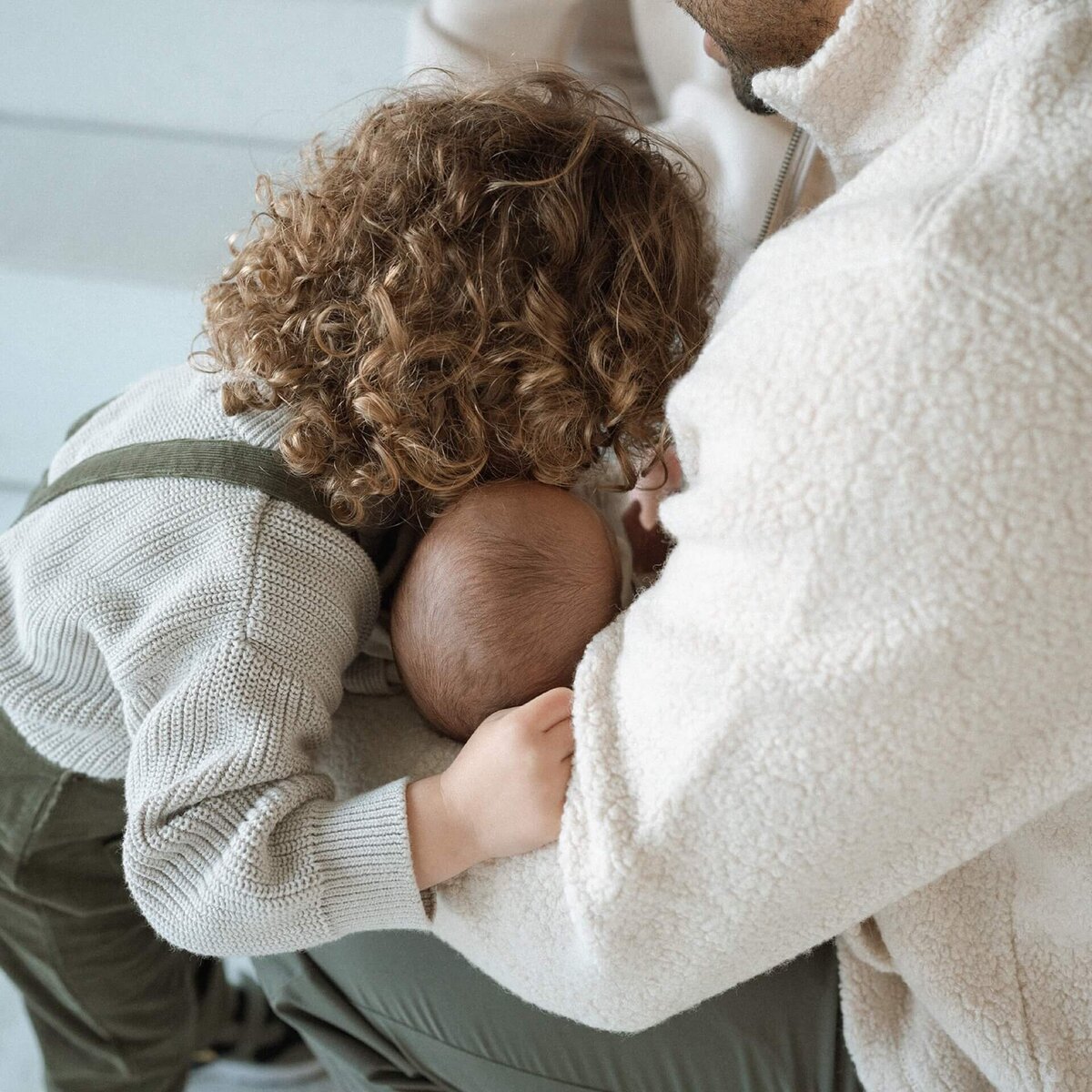 newborn-family-photos-seattle-studio