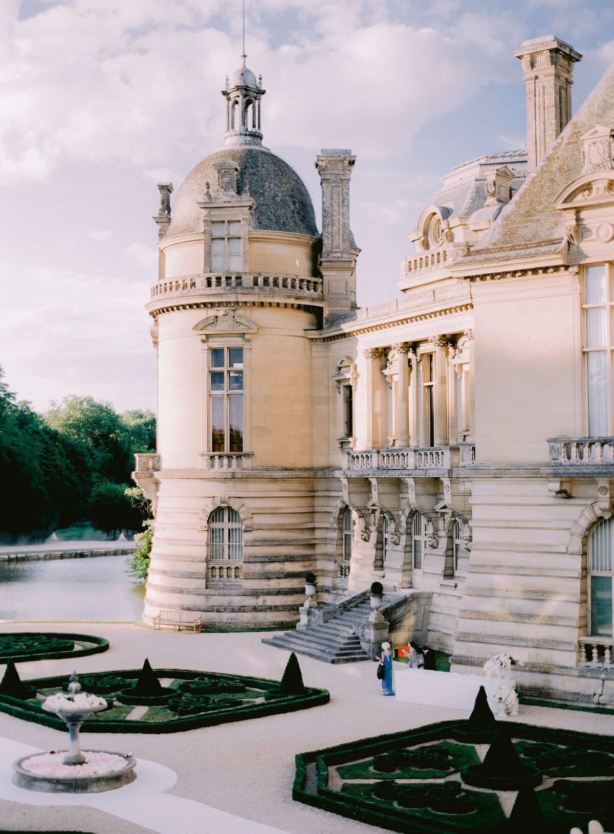 chateau-de-chantilly-luxury-wedding-phototographer-in-paris (59 of 59)