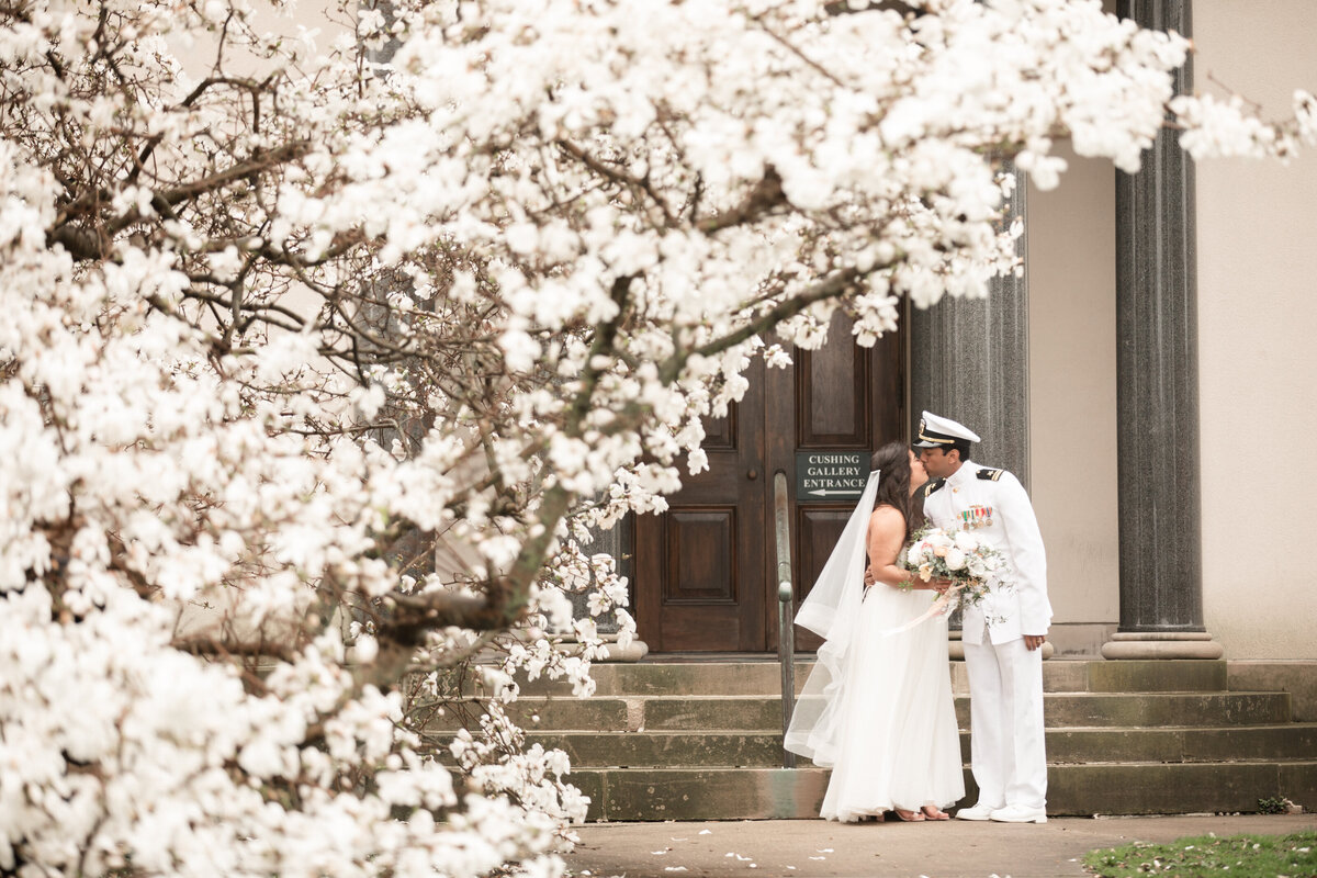 Light-and-airy-wedding-portraits-stella-blue-photography