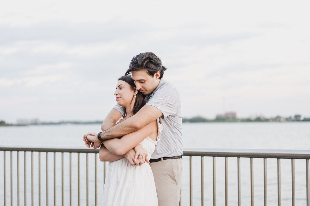 Chic-Detroit-Engagement-Session-Stylish-Natural-Photography12
