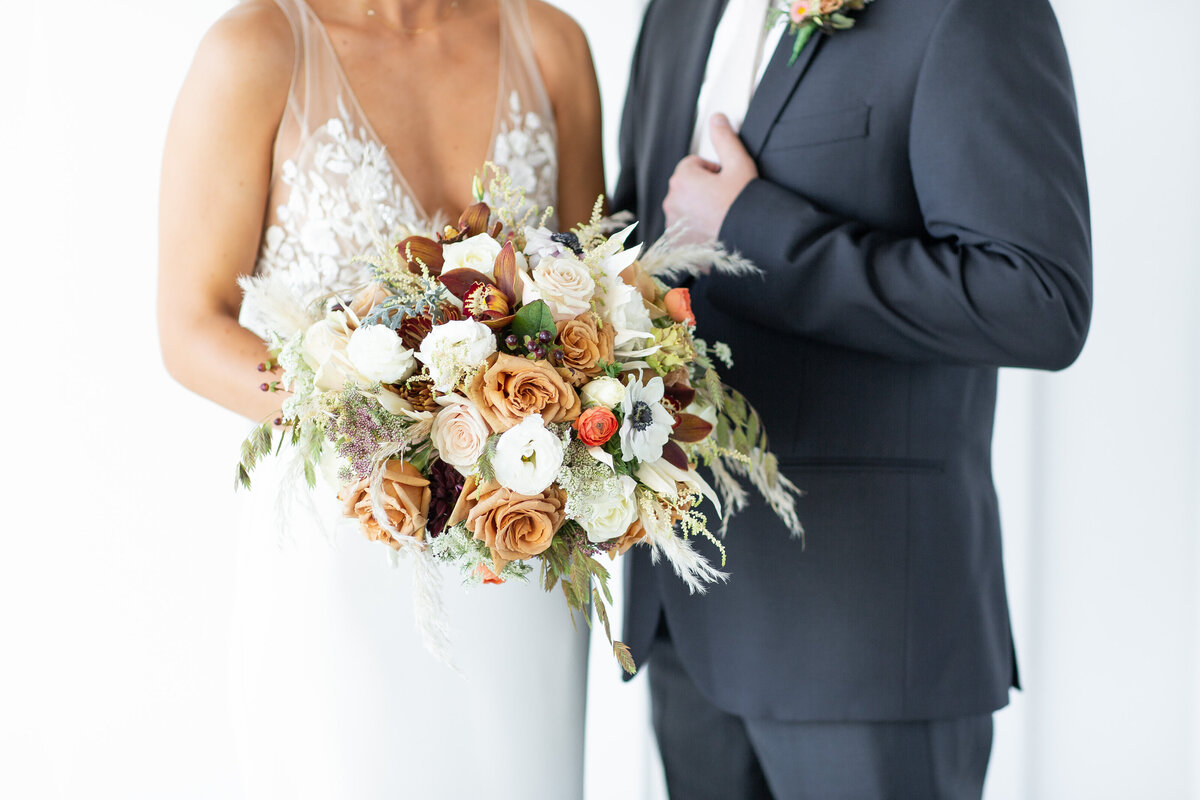 Jake and Allie Preview Harmony Meadows Emily Moller Photography Lake Chelan Wedding Photographer-47