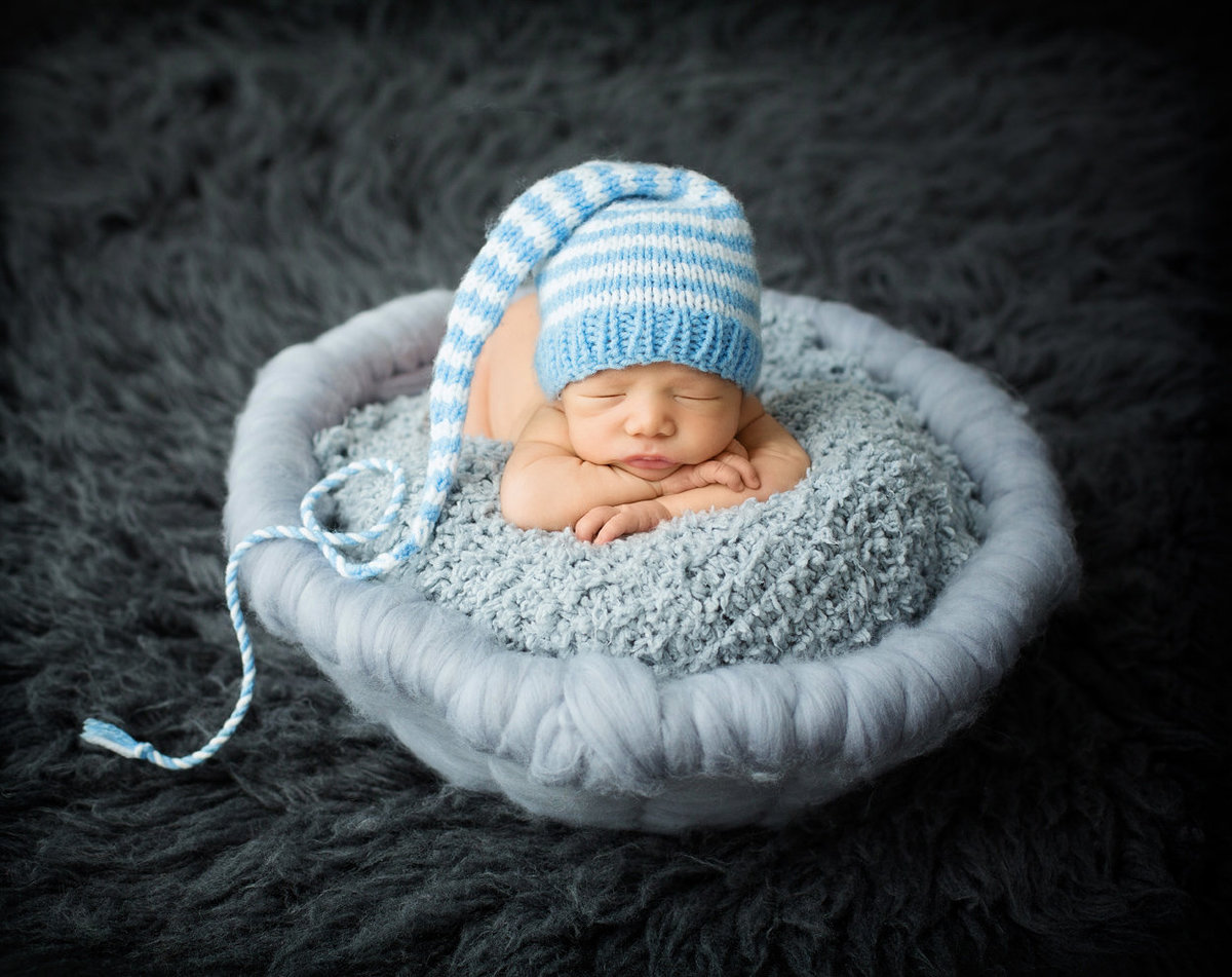 newborns in hats344