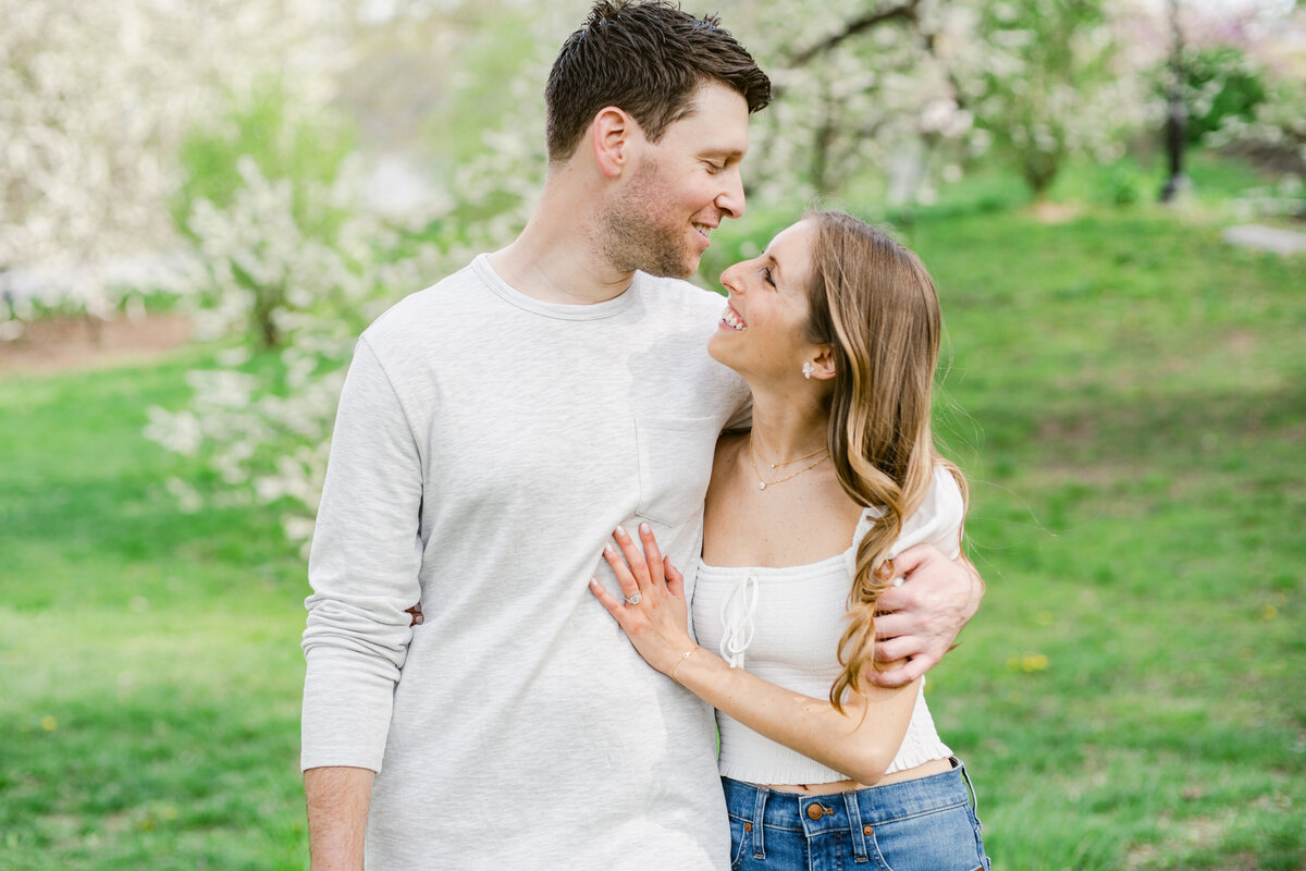 centralparkengagementsession-nycengagement-summerengagementnyc-felixfeyginphotography-005