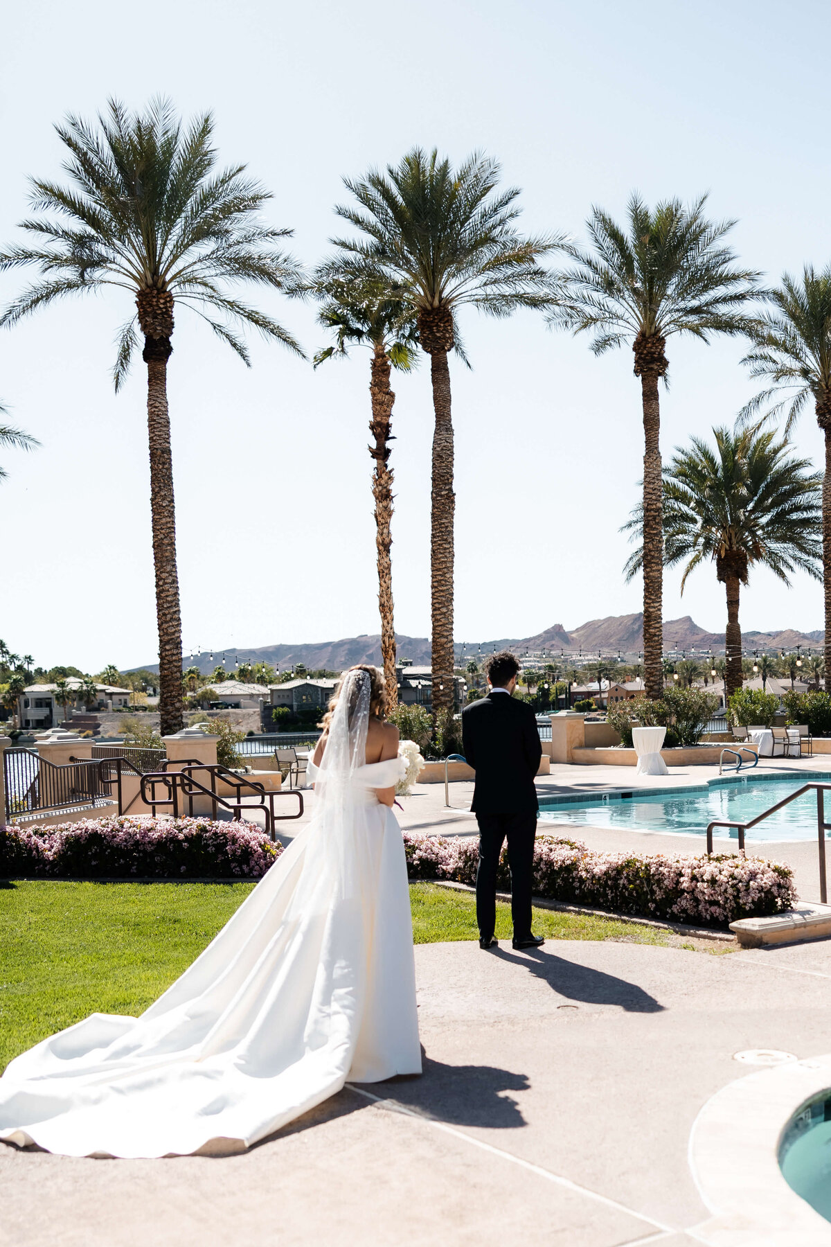 18_riskyexposure_marley-simon_las-vegas-elopement-photography