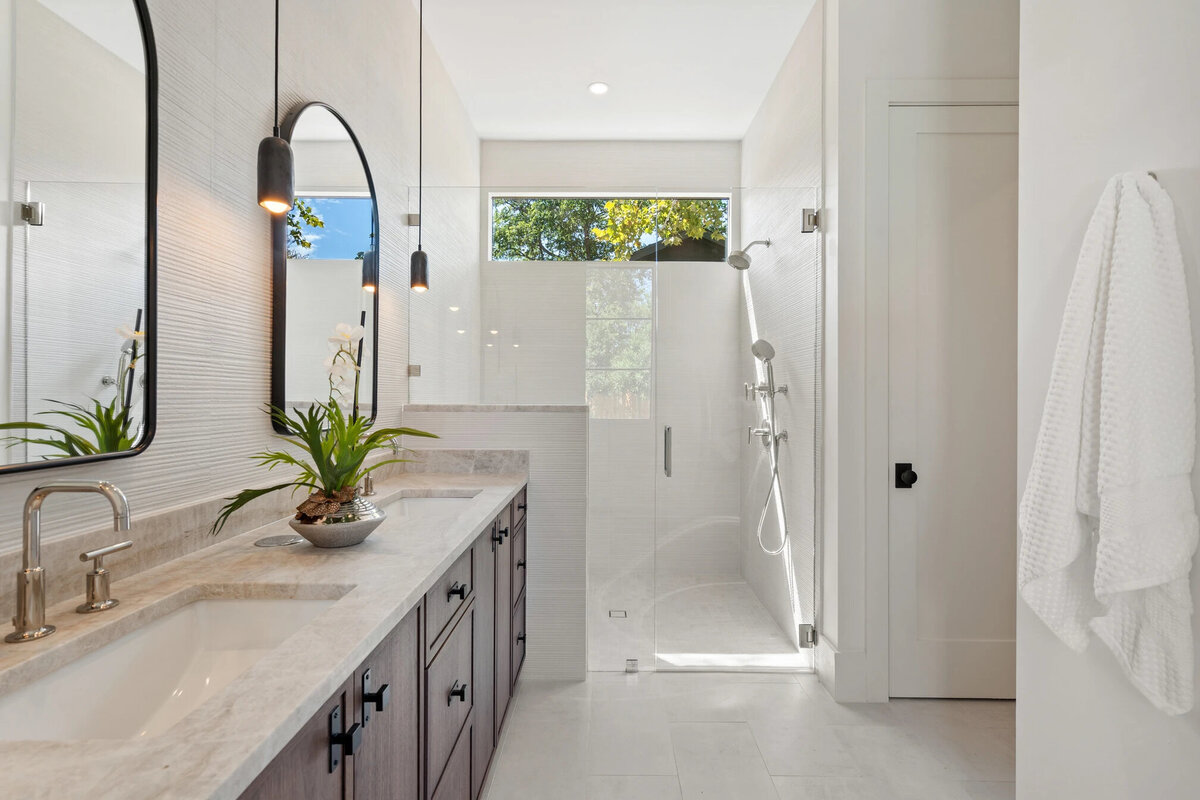 5505-woodrow-ave-bath-11