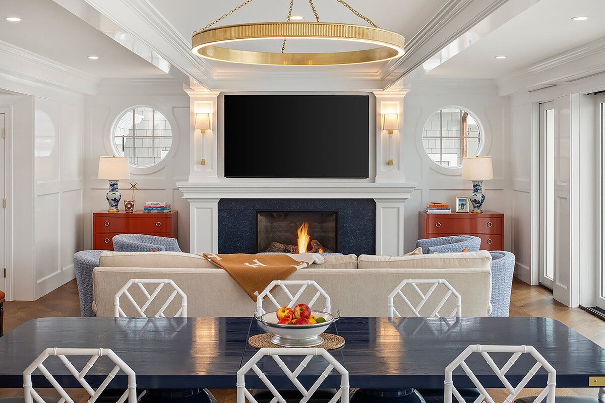 Luxury_Custom_Lake_Home_03