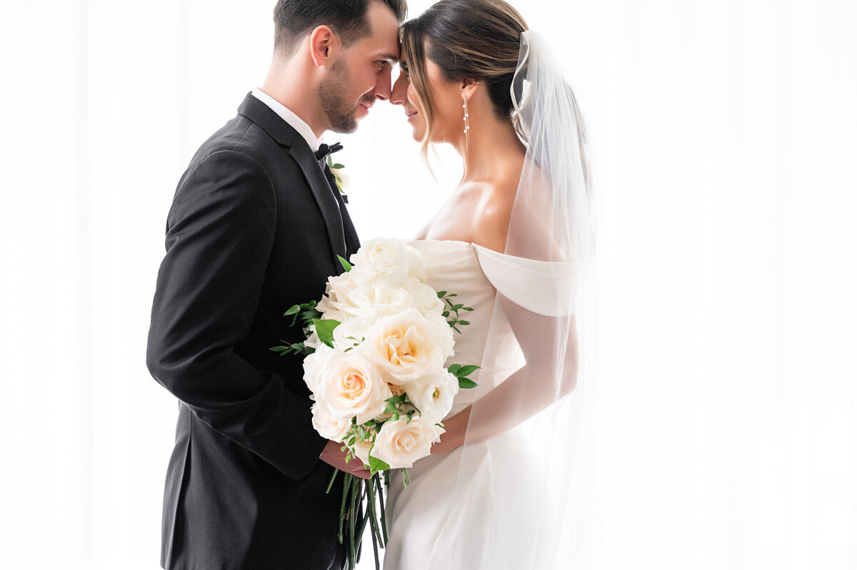 bride and groom in beautiful classic wedding picture at southpointe golf club pittsburgh