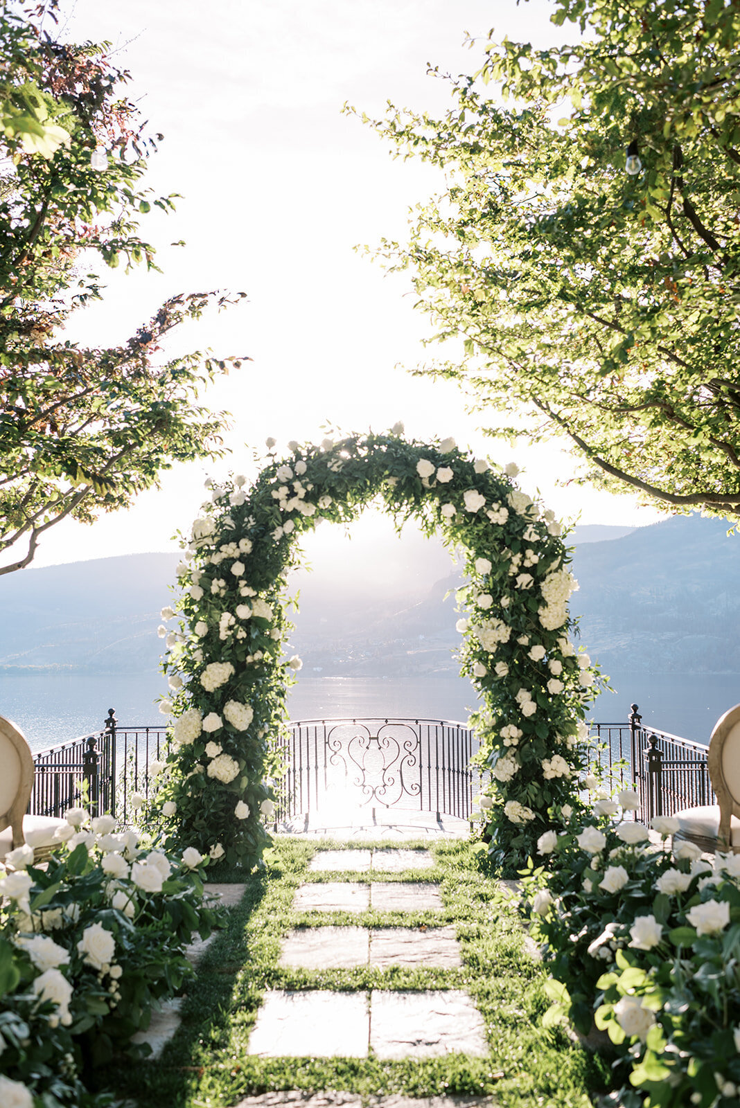 minted-photography-okanagan-kelowna-destination-wedding-photographer-wedding-château-okanagan-32