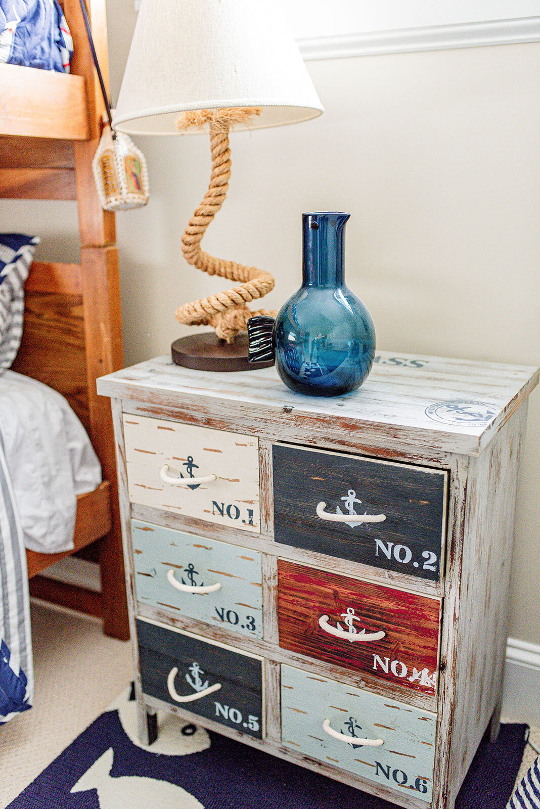 7Elements_IndianLake_BunkBeds-SideTable