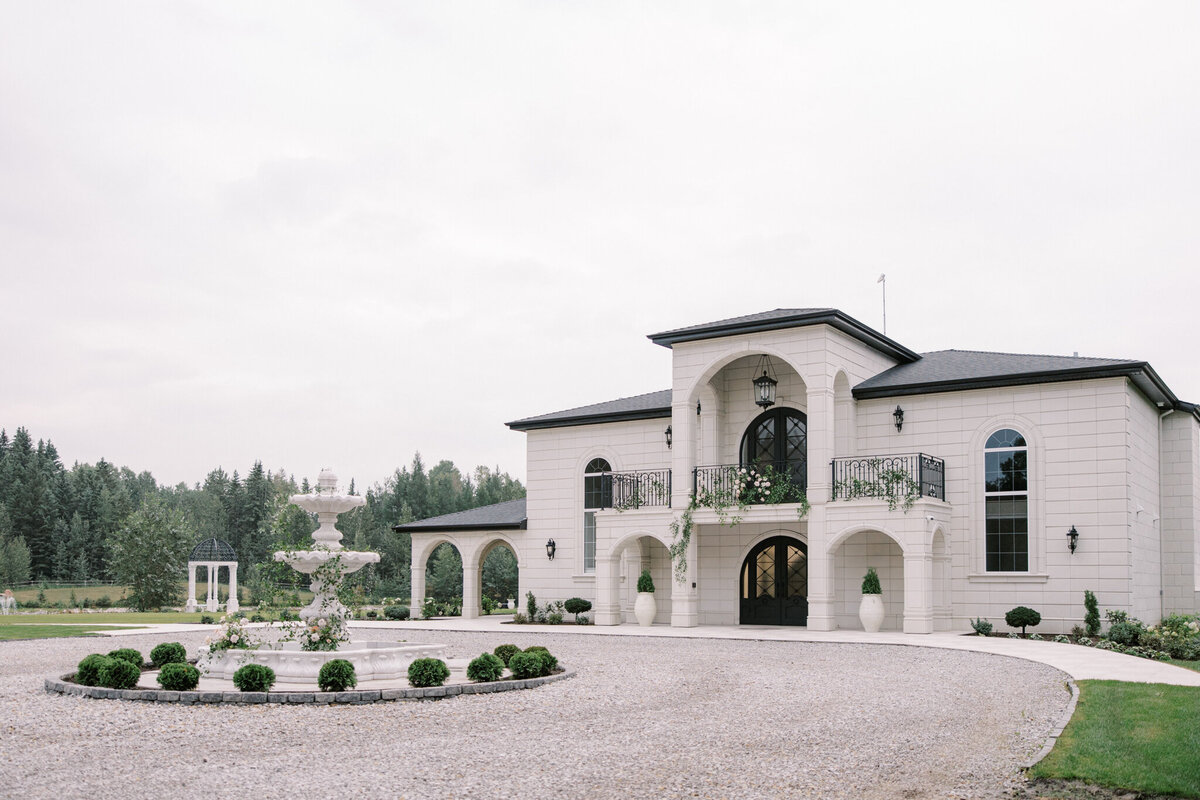 Archway Manor Weddings & Events, elegant, timeless, European-inspired Red Deer, Alberta wedding venue, featured on the Brontë Bride Vendor Guide.