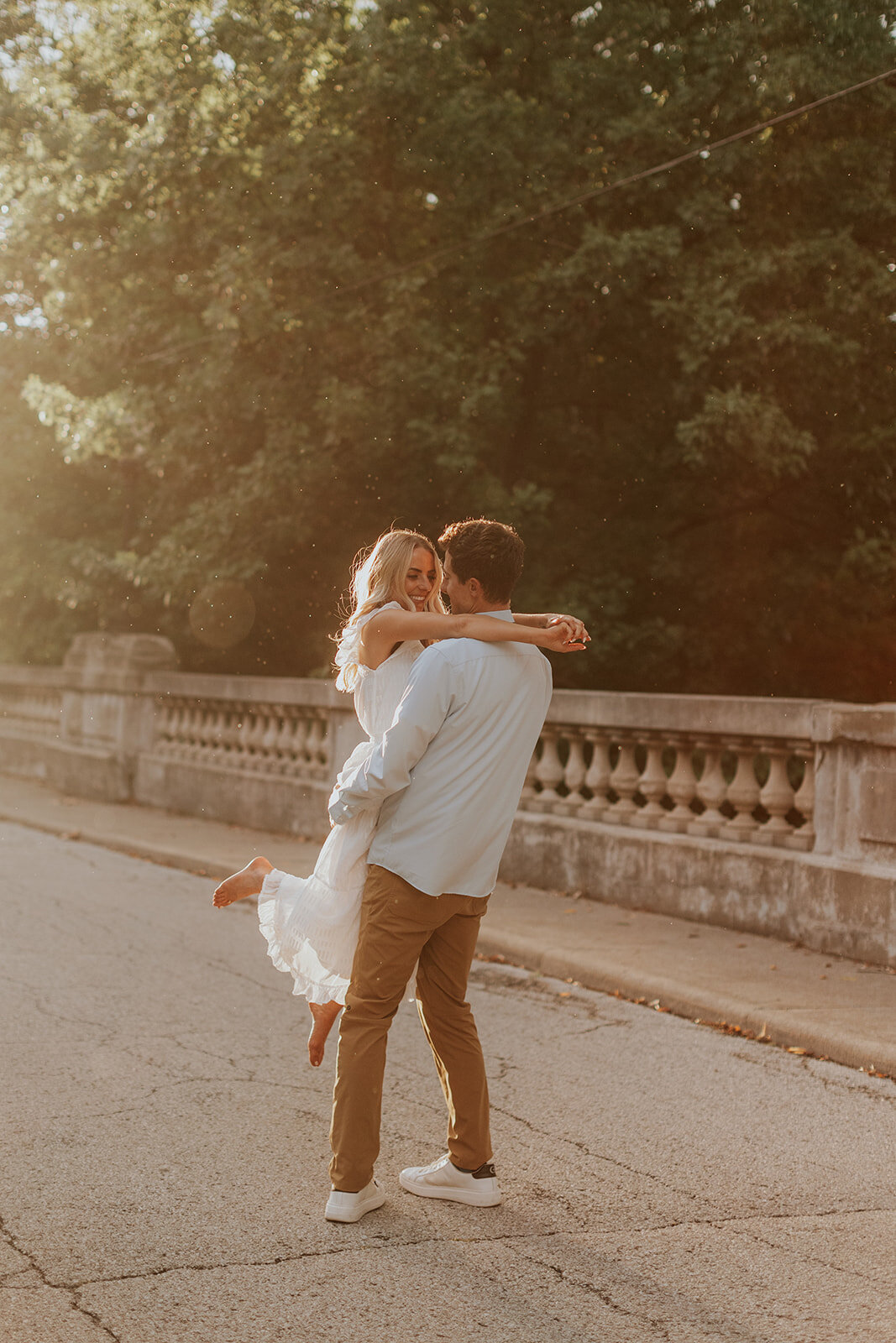 Indianapolis wedding photographer romantic couple portrait