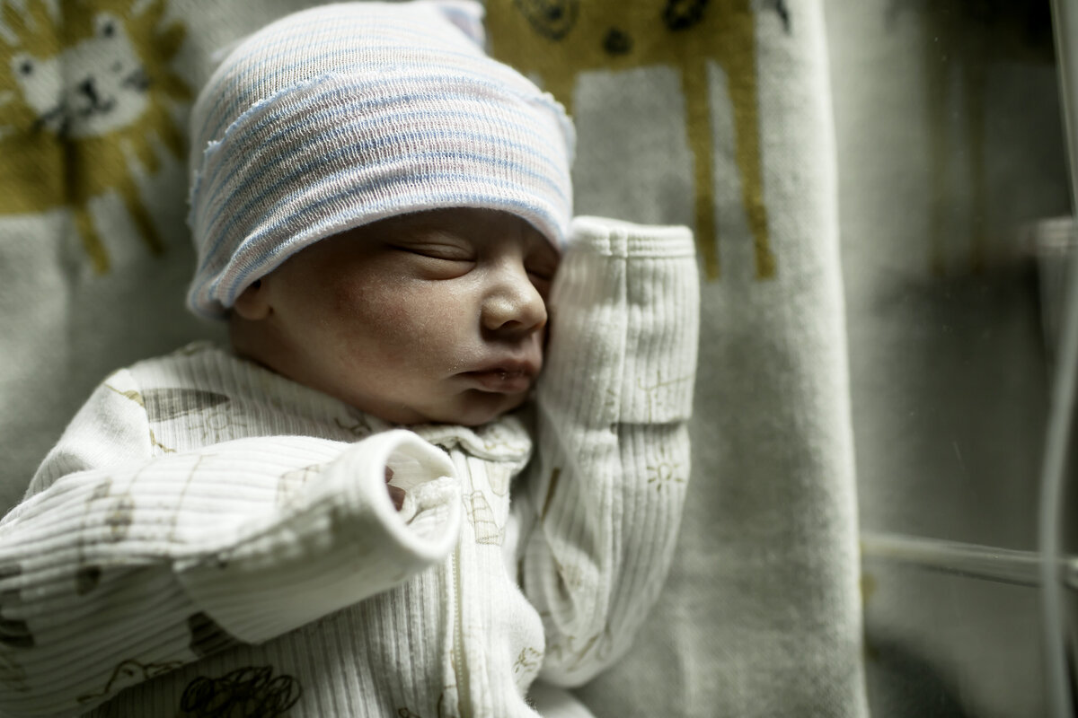 dfw-newborn-birth-photographer-chunky-monkey-12