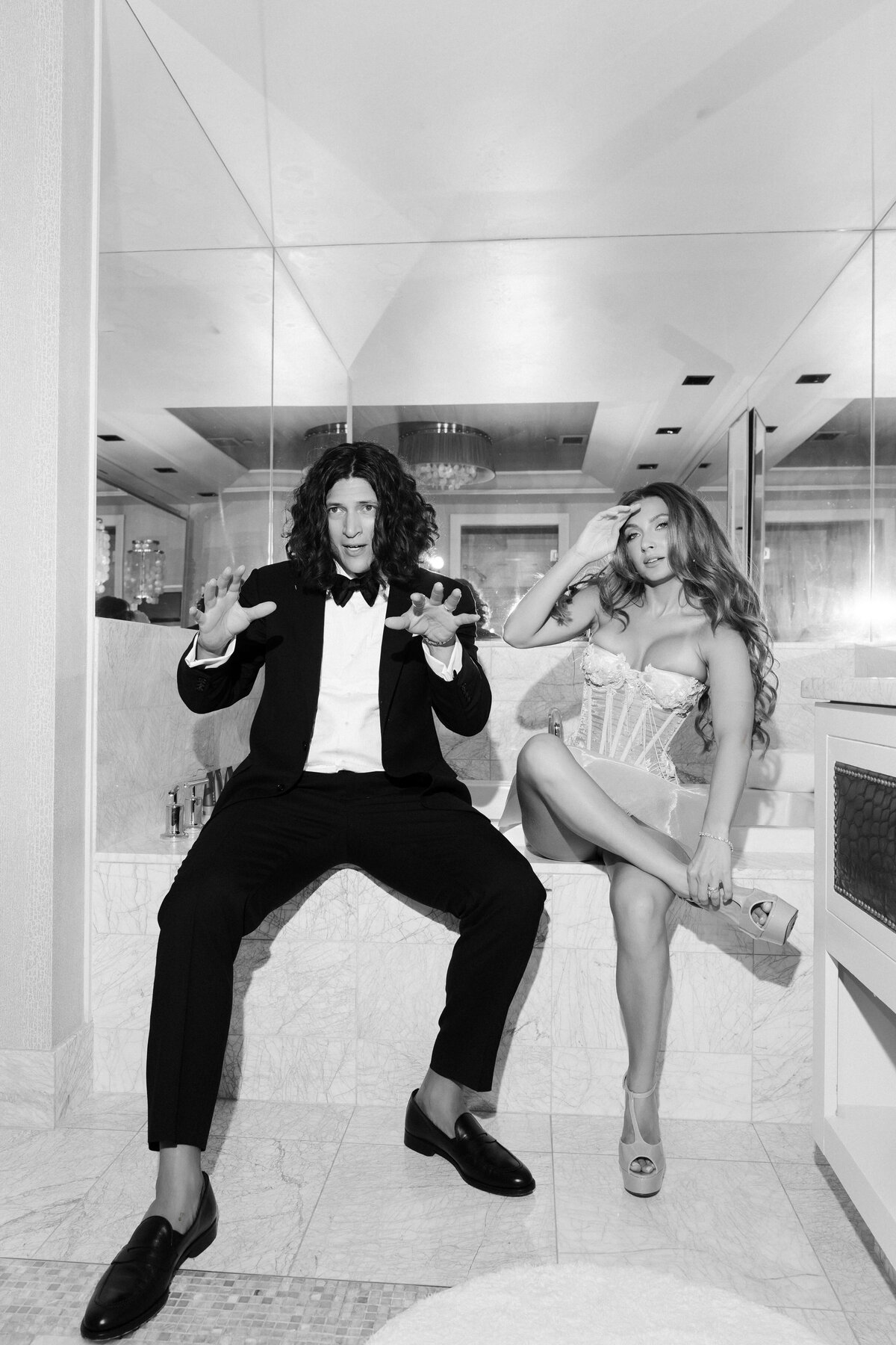 72_riskyexposure_shoshana-kyle_las-vegas-elopement-photography