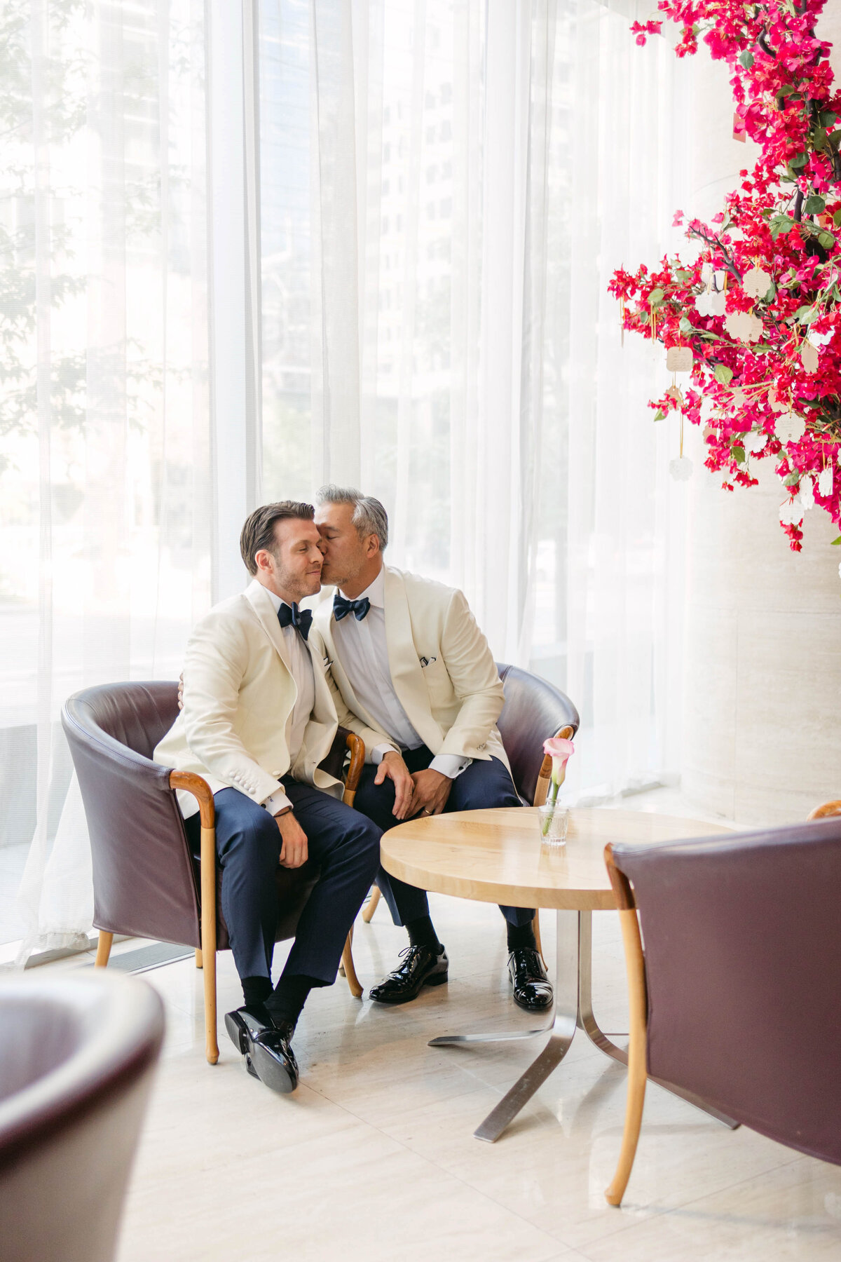 515-Shangri-La-Hotel-Toronto-Canada-Christopher-Edward-Wedding-33