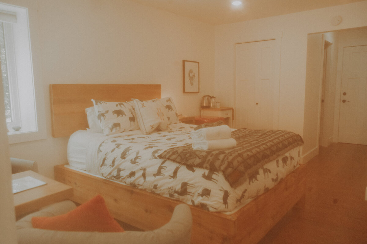 Sleepy Bear Guest House Airbnb Photography Session Ucluelet British Columbia 45418 2