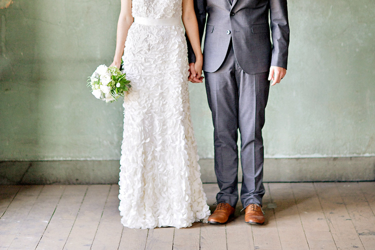 wedding couple image taken by cincinnati photographer arielle elise photography