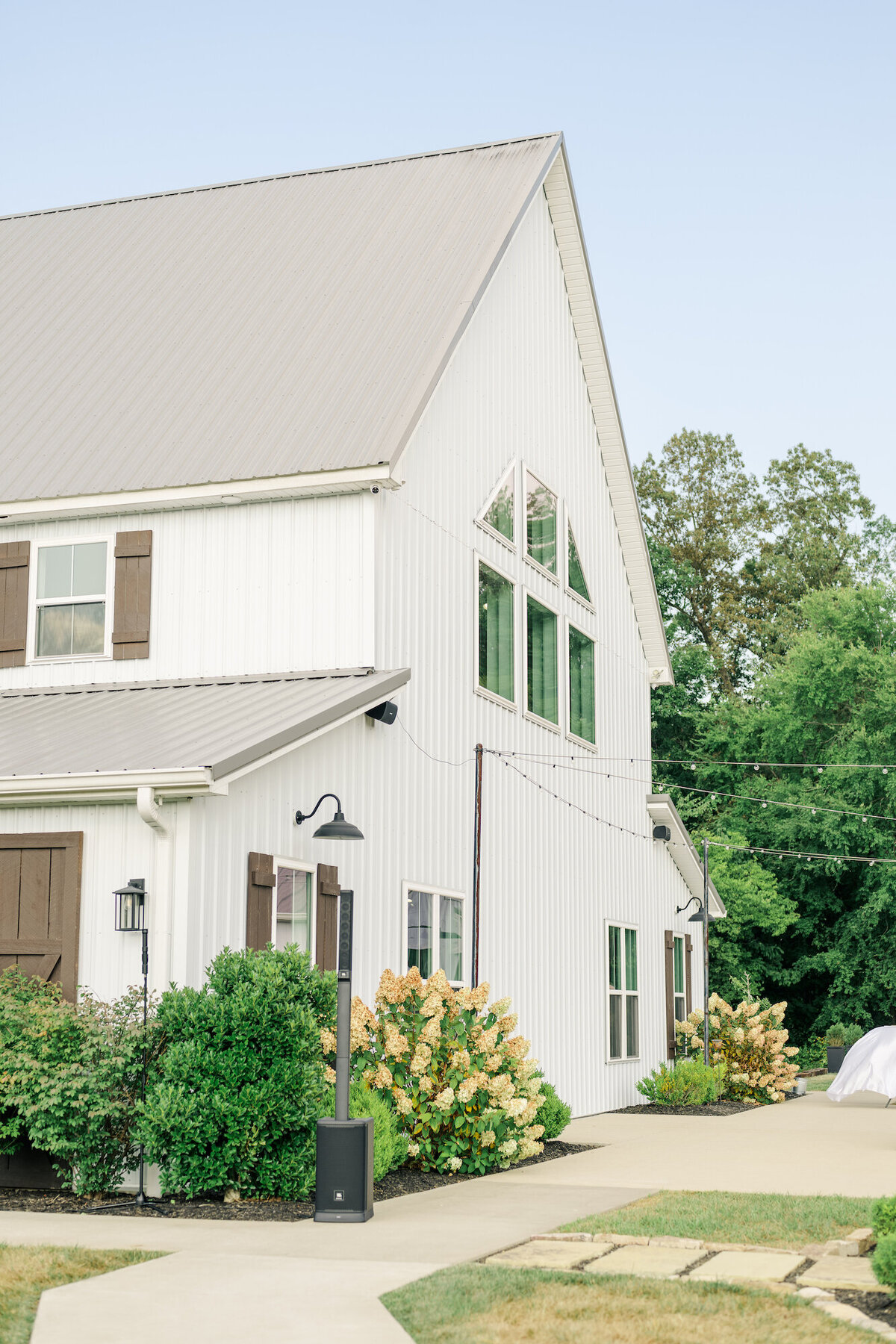 barn-at-white-oaks-wedding-murray-kentucky-65