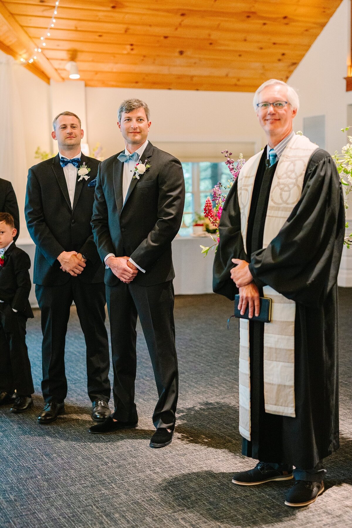 Modern_Black_Tie_Rainy_Summer_Wedding_Spruce_Point_Inn_Maine_Photography_0028