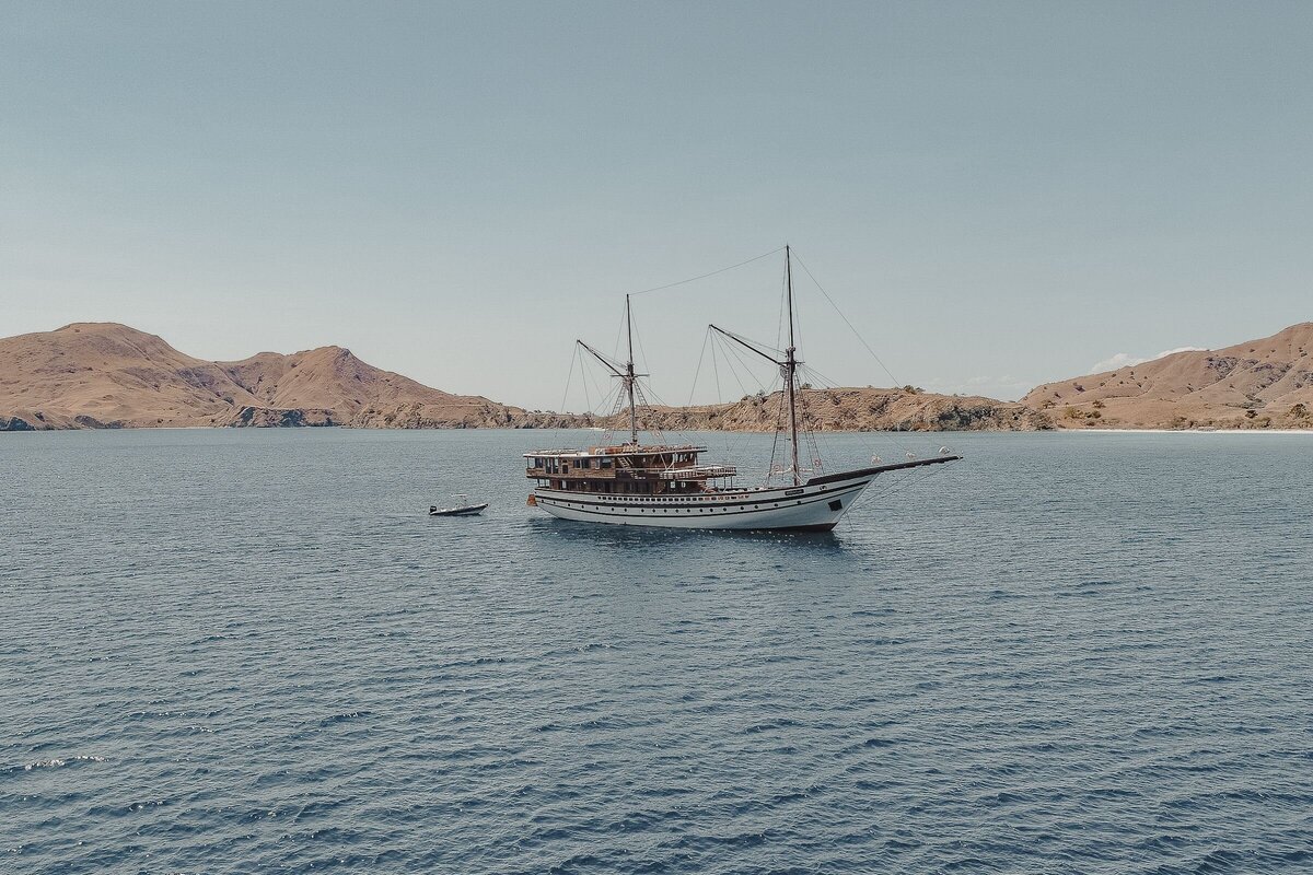 Sophistication and elegance, an unforgettable yacht experience in the enchanting Indonesian waters.