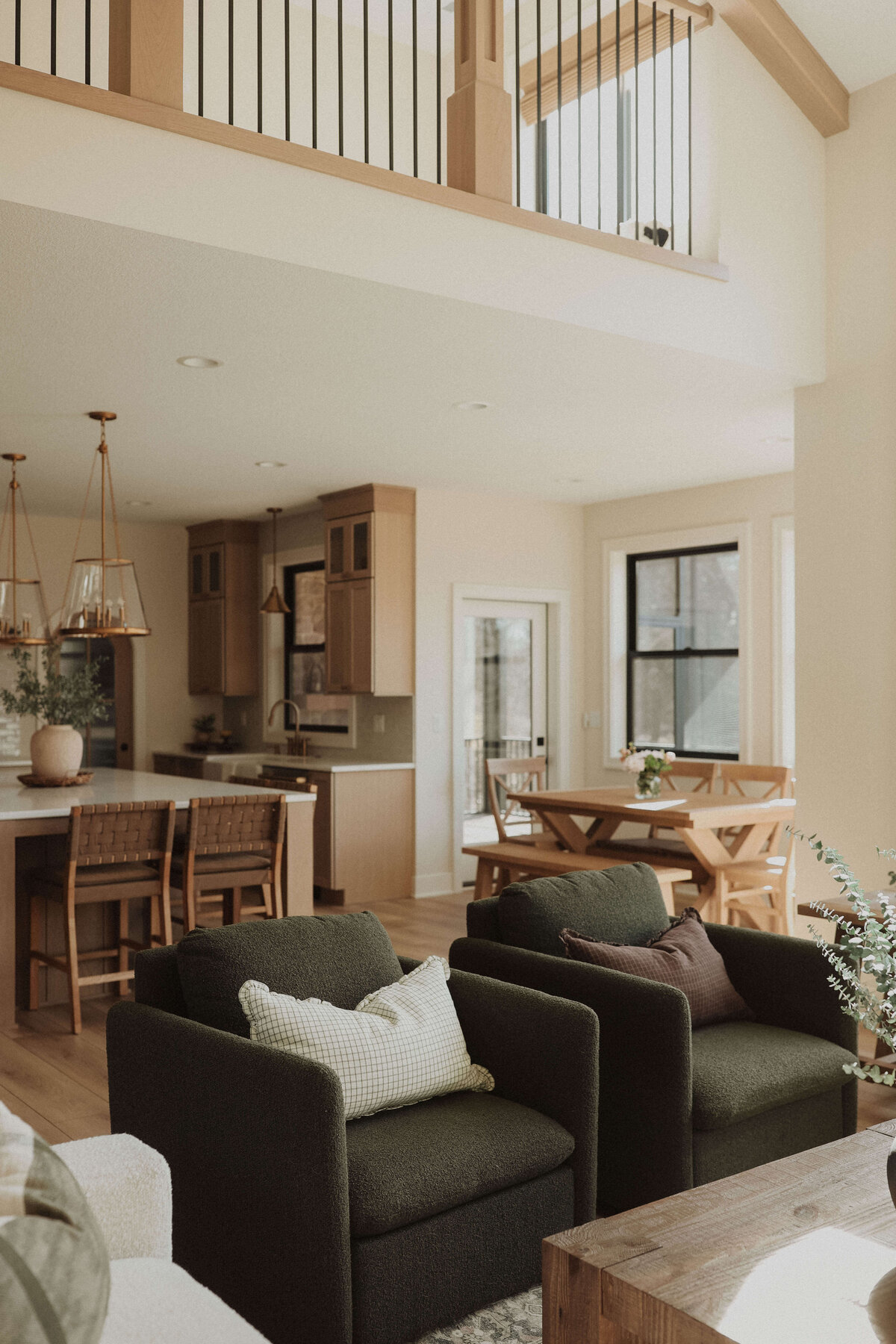 9632-Livingroom-Polk-City-Central-Iowa-Custom-Home-JRL-Builders-3F1A7922