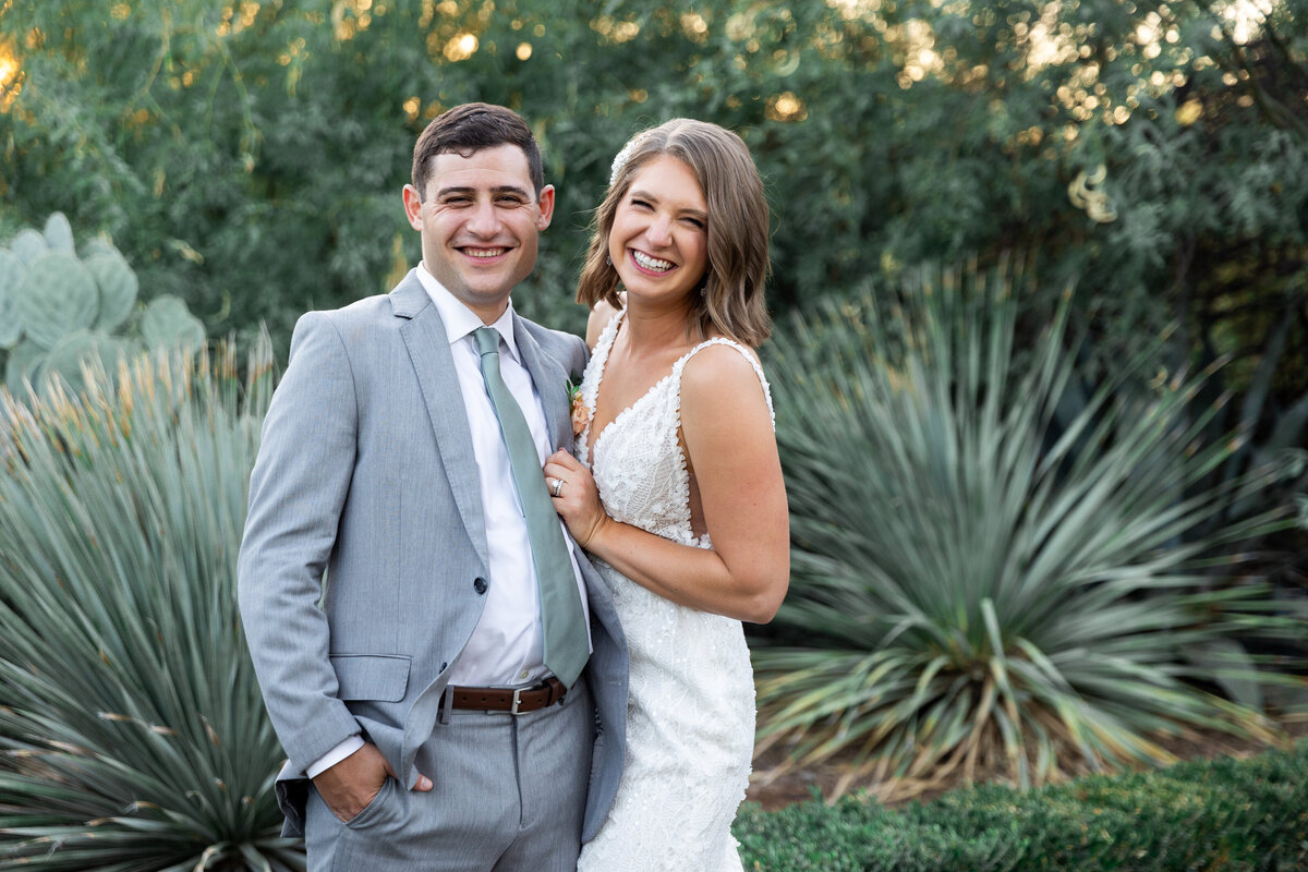 Karlie Colleen Photography - Emily & Mike - Wedding Sneak Peek - El Chorro - Arizona - Revel Wedding Co-321