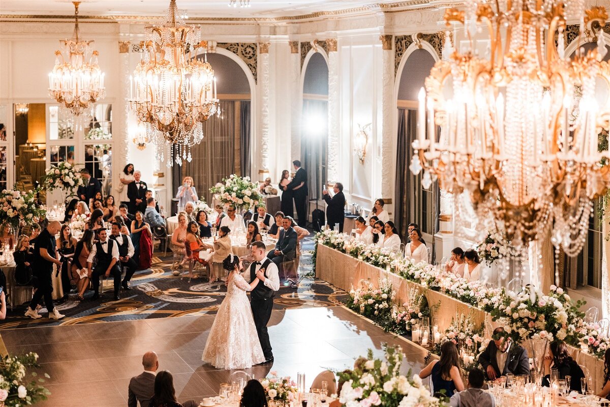 Grand-Luxury-Fairmont-Olympic-Wedding-Flora-Nova-Design-Seattle-00111
