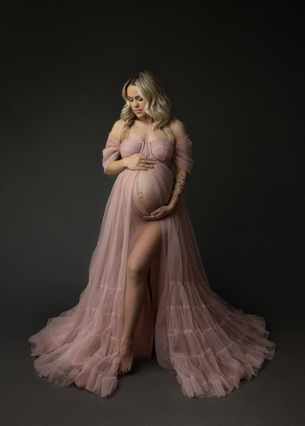 MATERNITY_PREGNANTWOMAN_PINKDRESSGOWNBABYBUMP