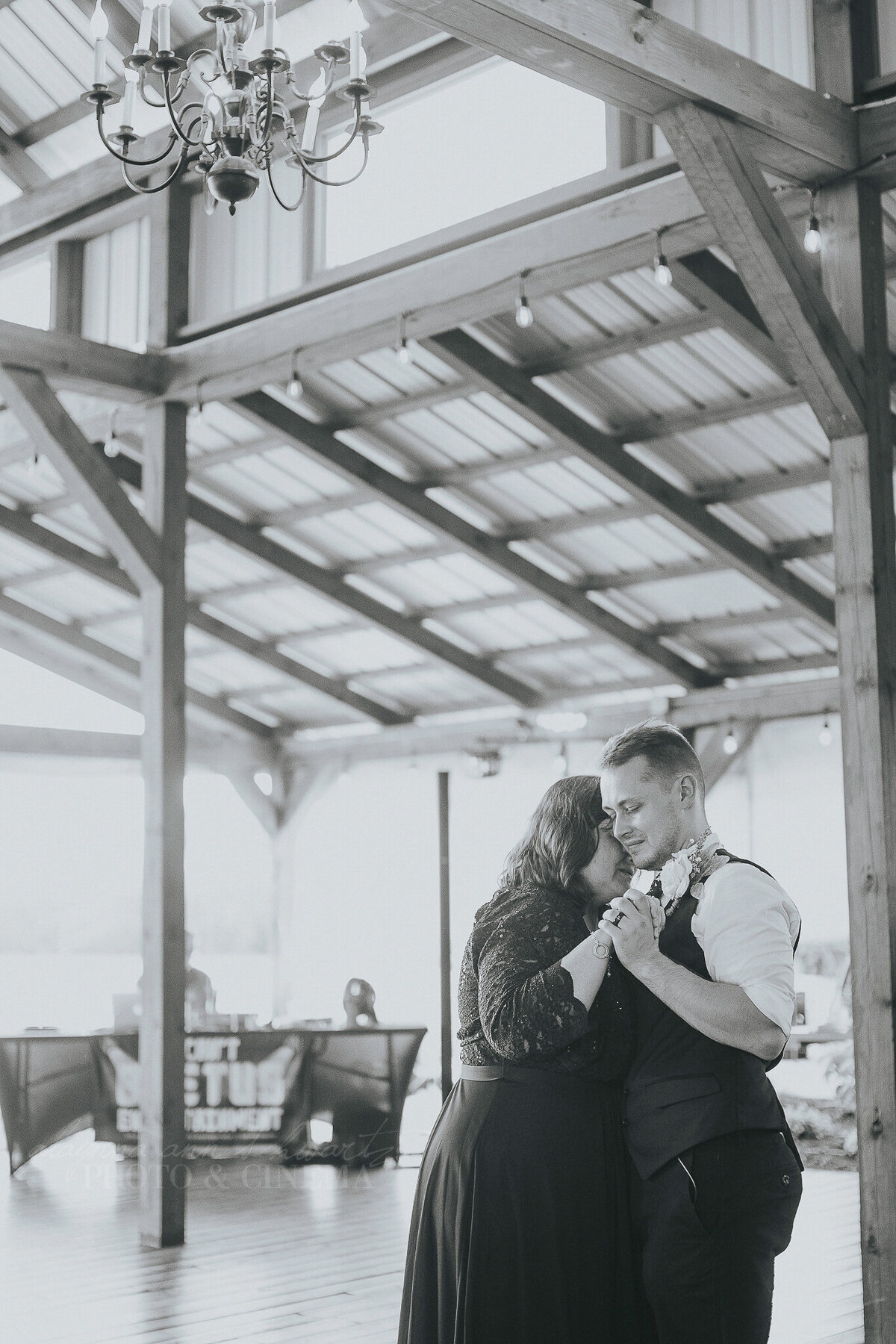 reception _ alaynna ann schwartz _ harpors vinyard _ iowa photographer _ playlife photography_0525