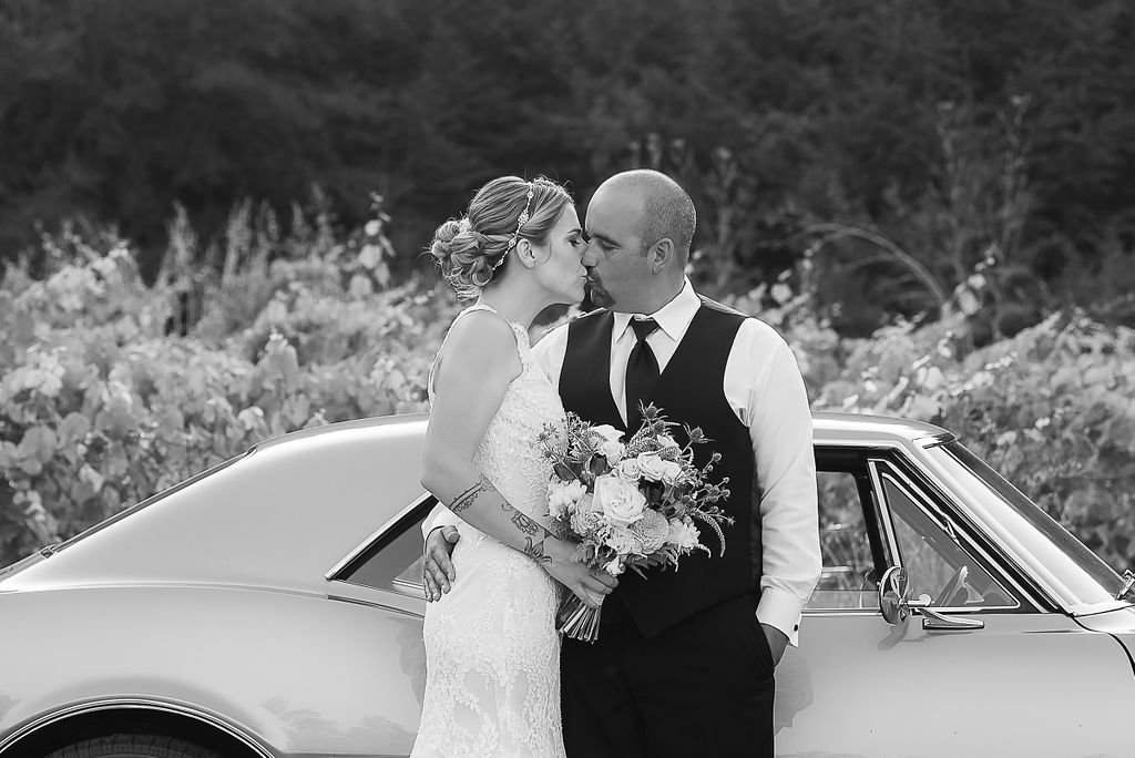 Redway-California-wedding-photographer-Parky's-PicsPhotography-Humboldt-County-Photographer-Rosina-Vineyards-wedding-classic-car-9.jpg