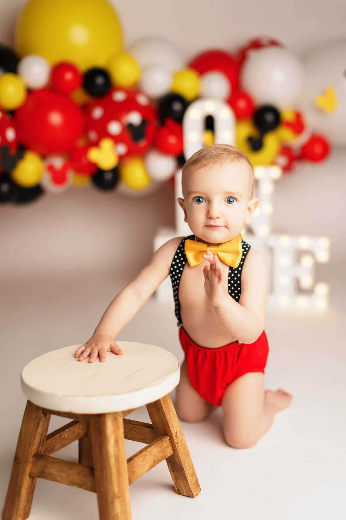 Best NW Arkansas cake smash photographer, cake smash photography near me, baby birthday photoshoot NW Arkansas