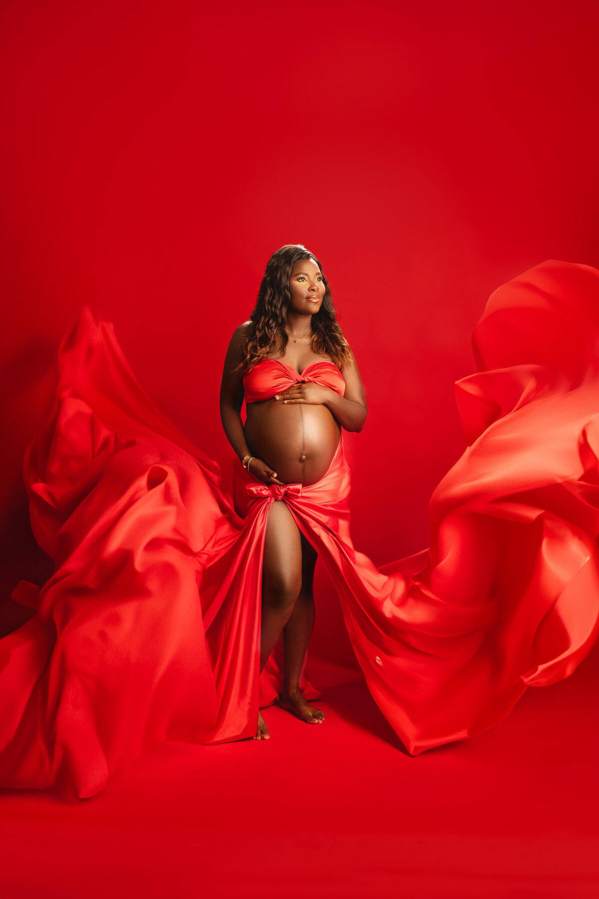 Your search for the best maternity photographer in Belton, Temple, and Round Rock ends here. Book your personalized photoshoot today