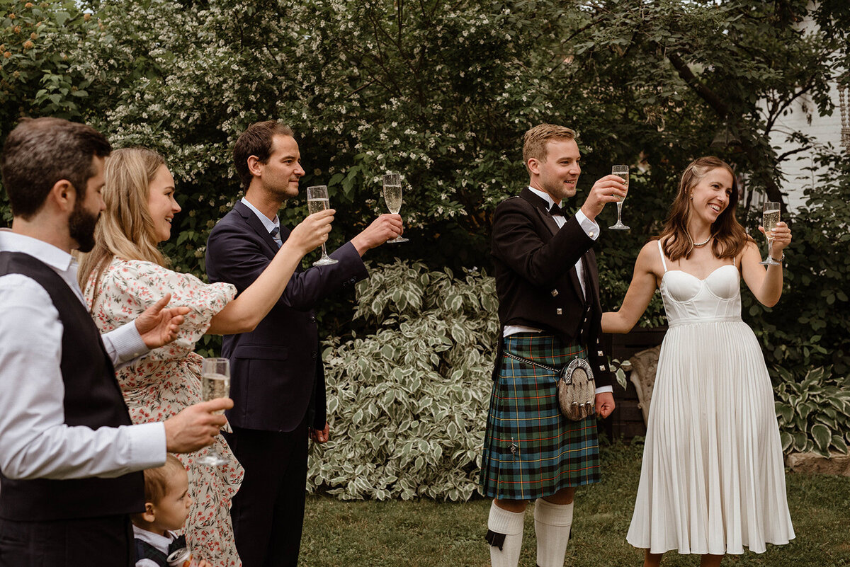 e-guelph-backyard-wedding-elopement-urban-toasts-7
