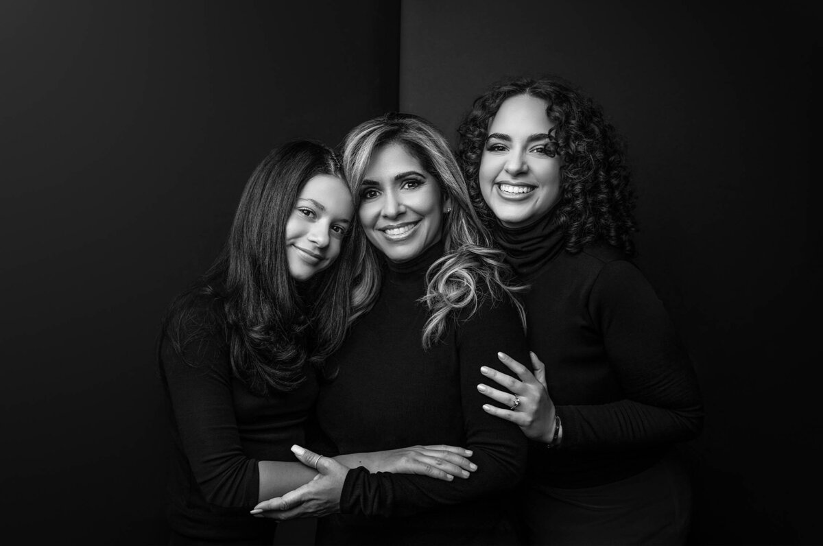 09 - motherhood portraits in miami by lisset galeyev photography