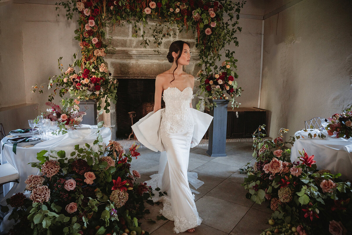 Wedding_Château _France_florist_trend _2025_maximalist_flowers_Capucineatelierfloral435