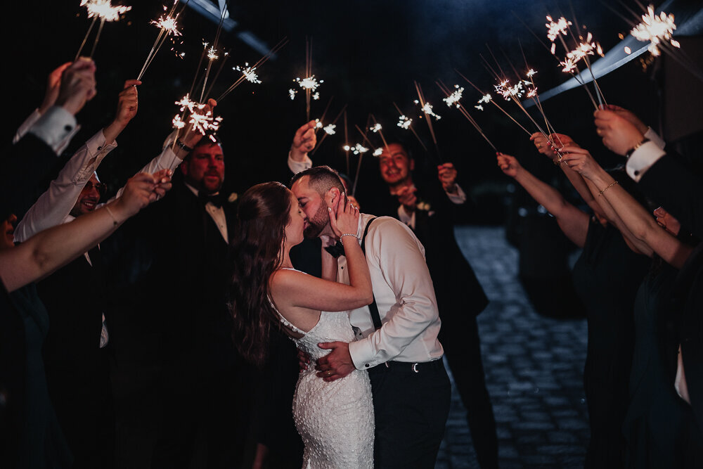 Plaza Rive-Sud Wedding - Emma Persi Photography-44