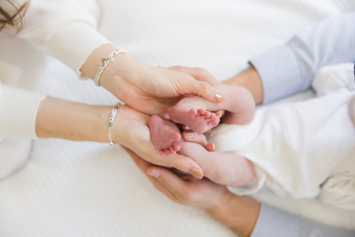Newborn-feet-photos