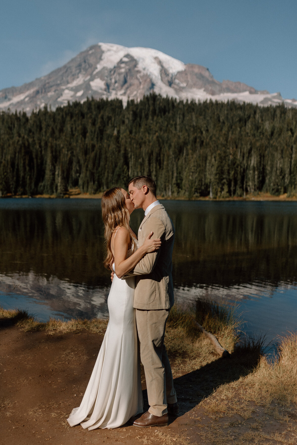 mt-rainier-national-park-elopement-photographer-pa-cara-marie-photography-co-gettingready-206