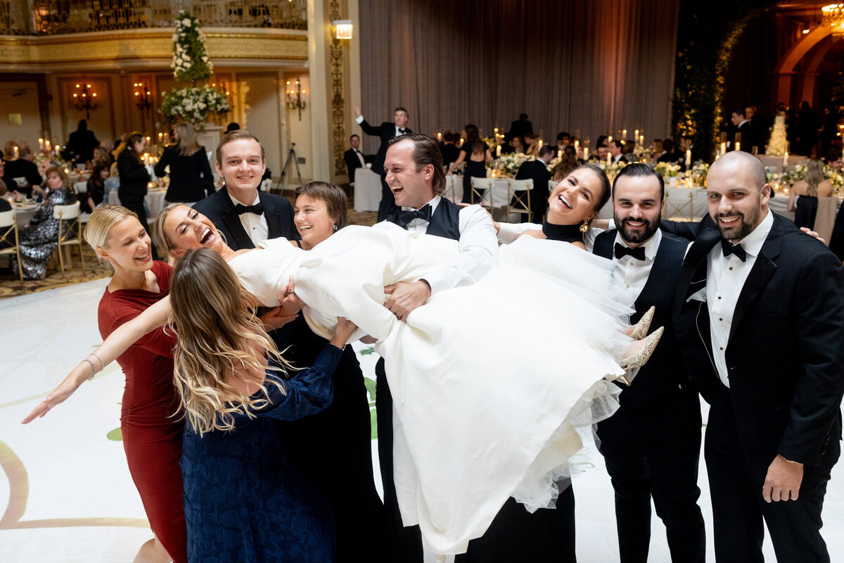 chicago-luxury-winter-wedding-at-old-st-pats-118