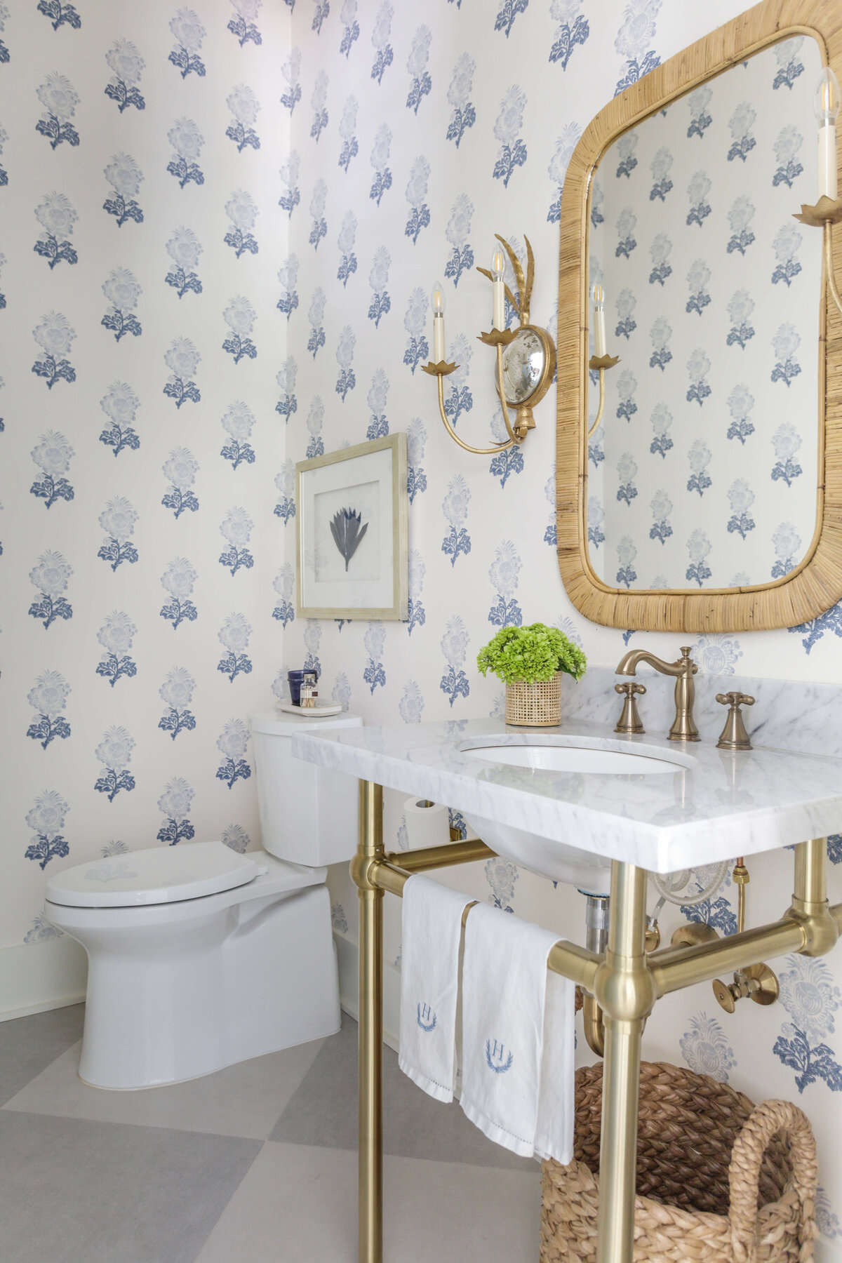 Lola Interiors Amelia Island Outdoor Powder Bathroom