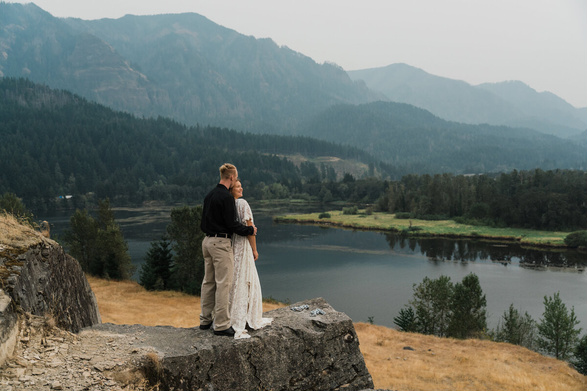 oregon-elopement-photographer-00321