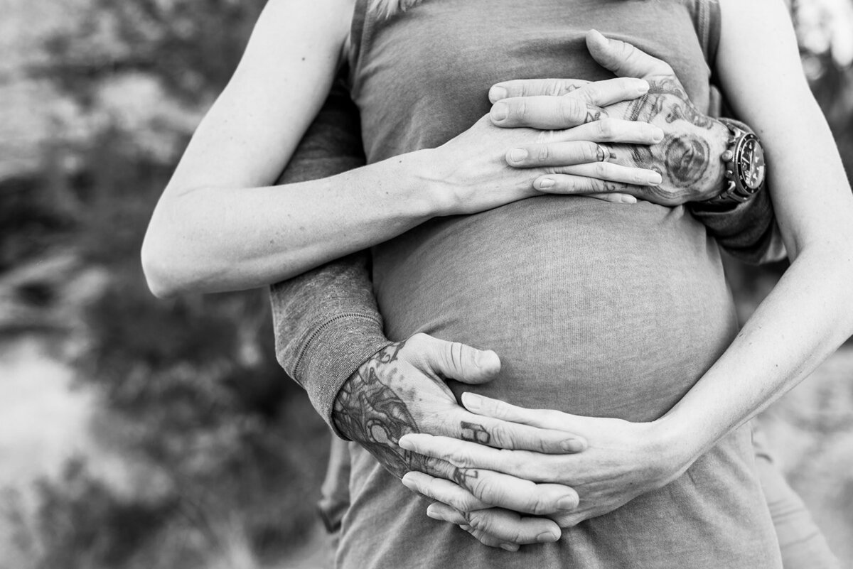 beth-dustin-grand-junction-maternity-photos_0093bw_websize