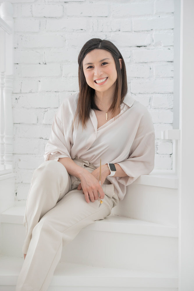vancouver-headshots-light-and-bright-airy-portraits-team-photo-small-business-vancouver-portraits