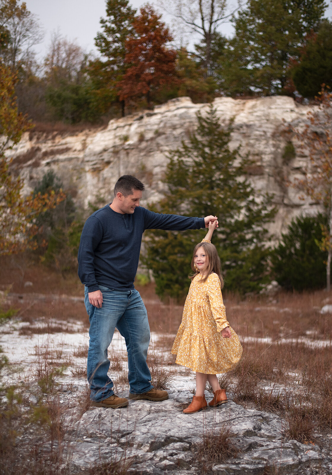dad and daughter dancing by st. louis family photography