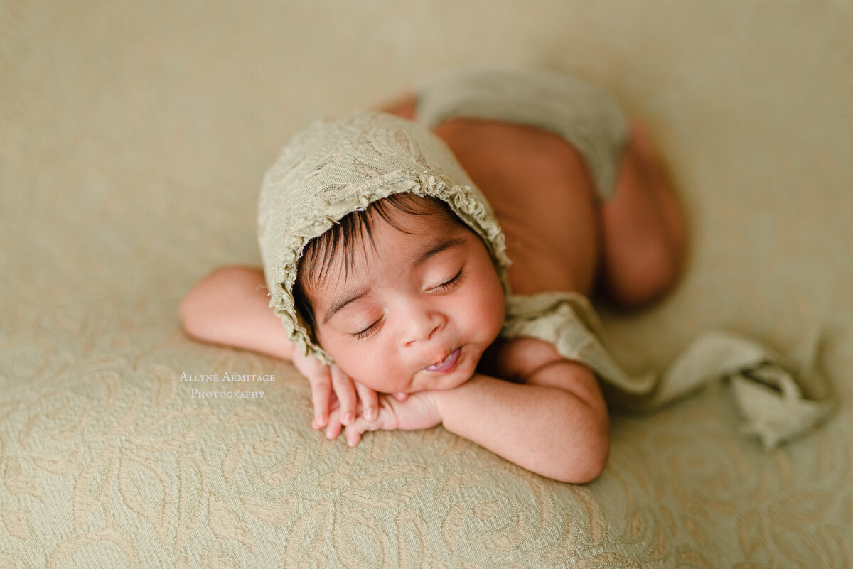 Allyne Armitage photographer of newborn and maternity
