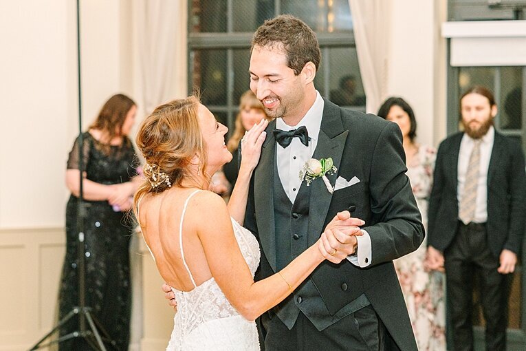 Warwick-hotel-Allerton-Chicago-wedding-photographer_0031