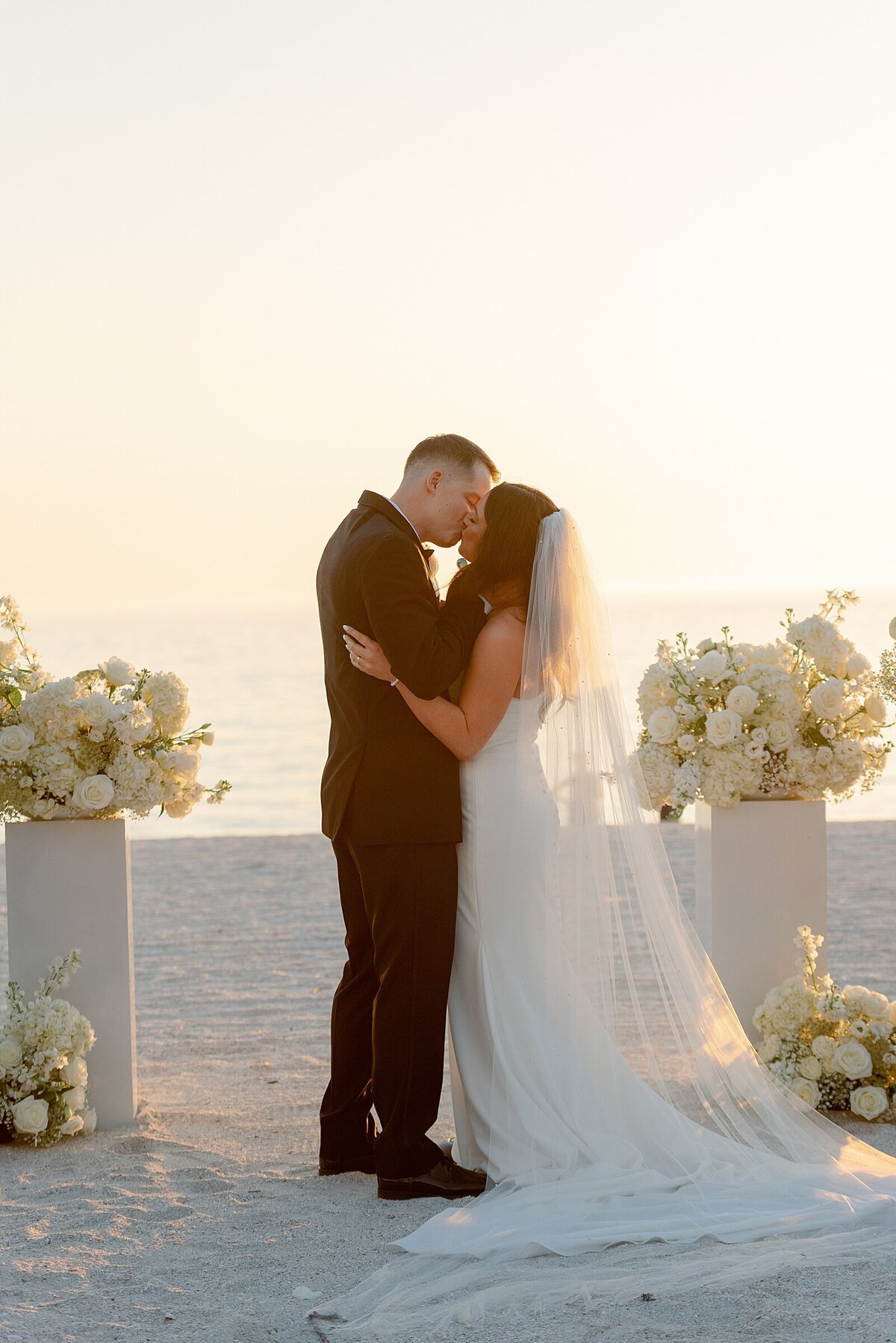 Lido-Beach-Resort-Wedding_0053